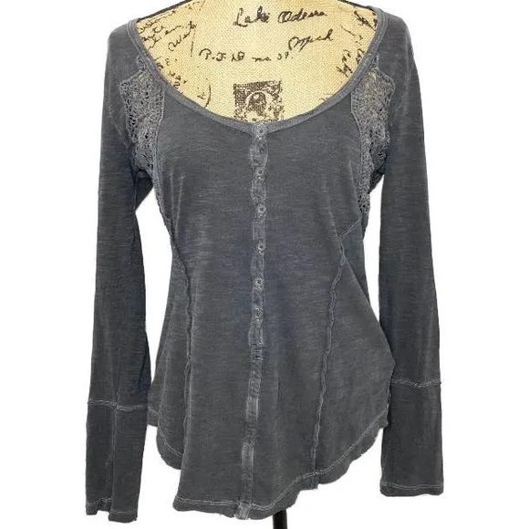 Women's Grey Keepsake Long-Sleeve Crochet-Inset Slub Henley Top - Picture 6 of 11